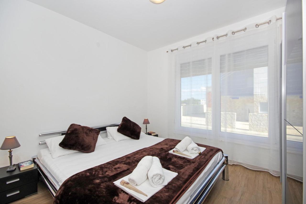 Apartment Laura Privlaka  Eksteriør bilde