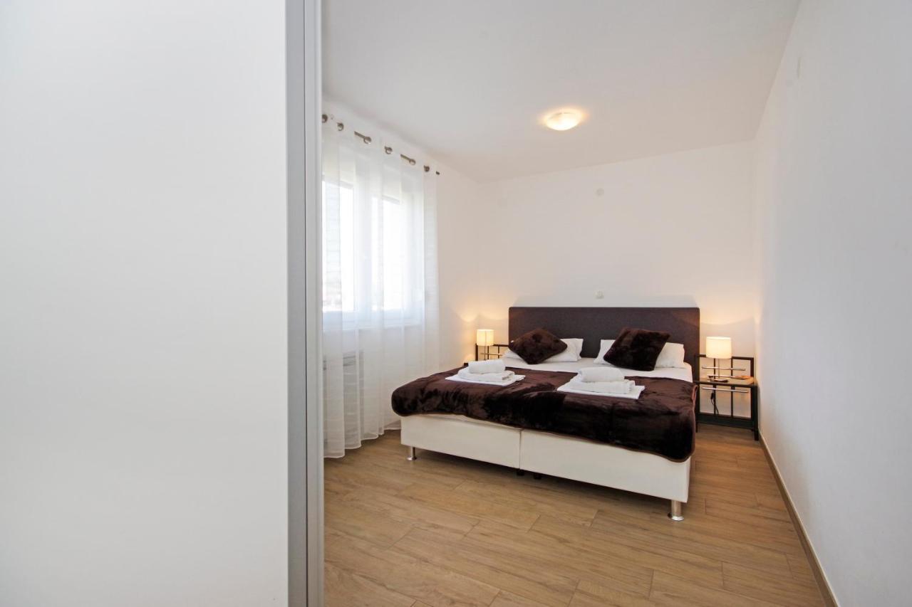 Apartment Laura Privlaka  Eksteriør bilde