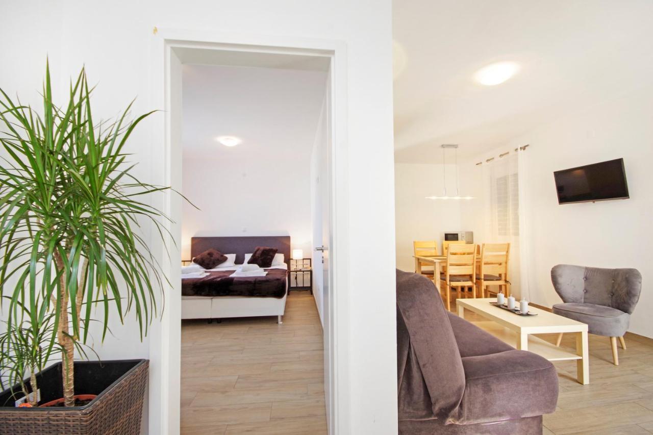 Apartment Laura Privlaka  Eksteriør bilde