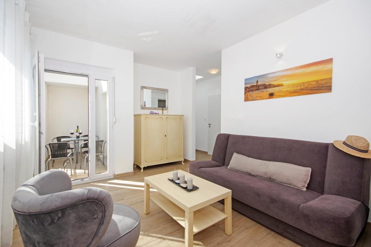 Apartment Laura Privlaka  Eksteriør bilde