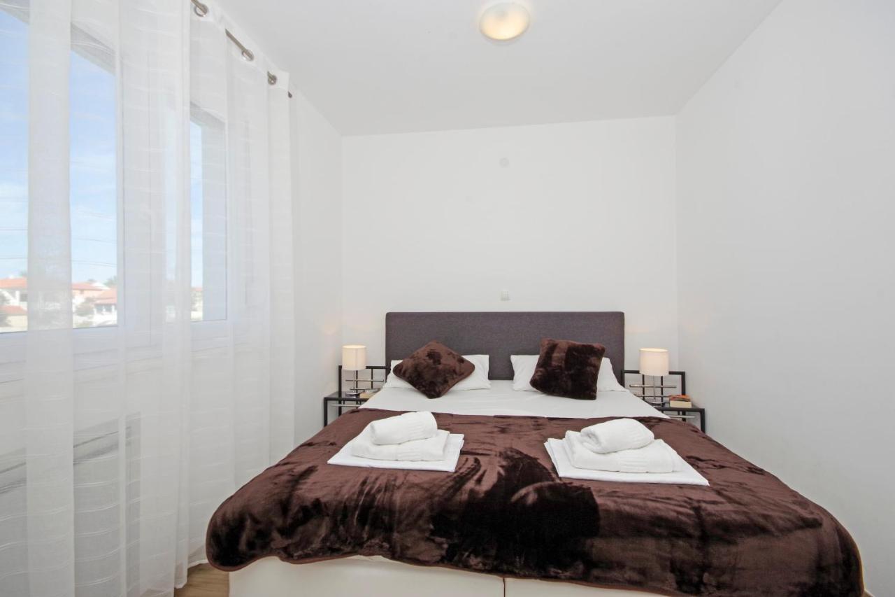 Apartment Laura Privlaka  Eksteriør bilde